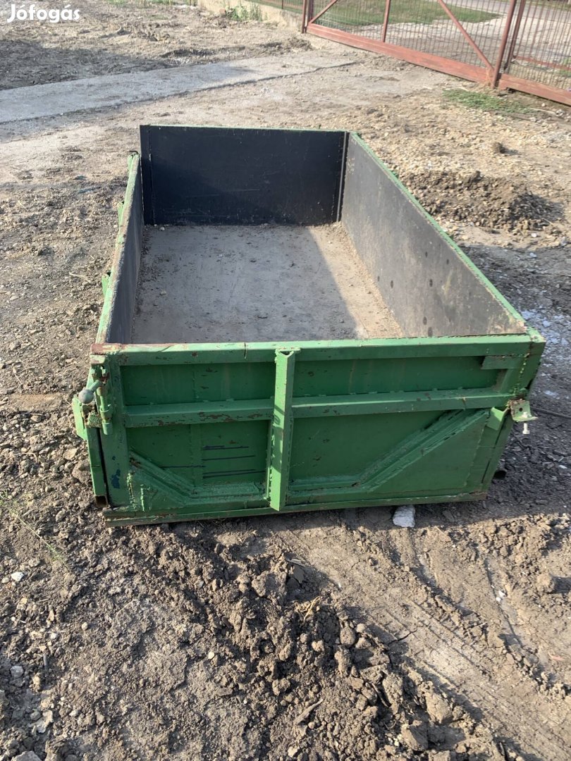 traktor hordláda