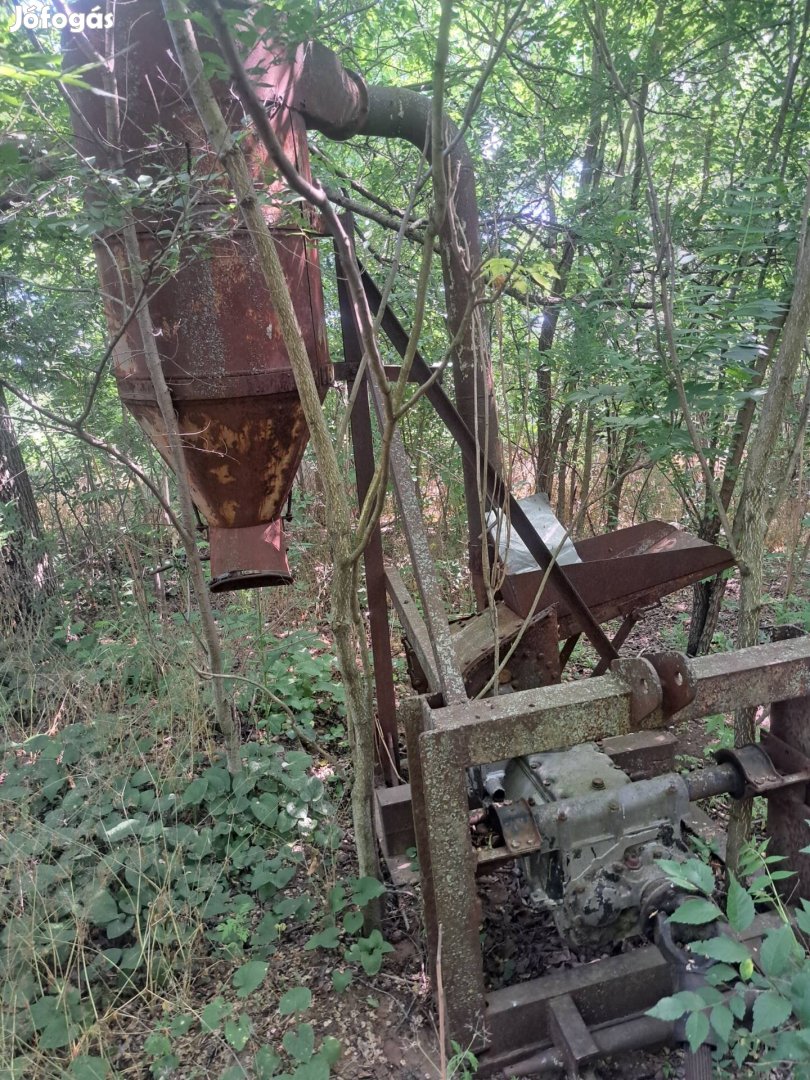 traktor után ciklunderáló