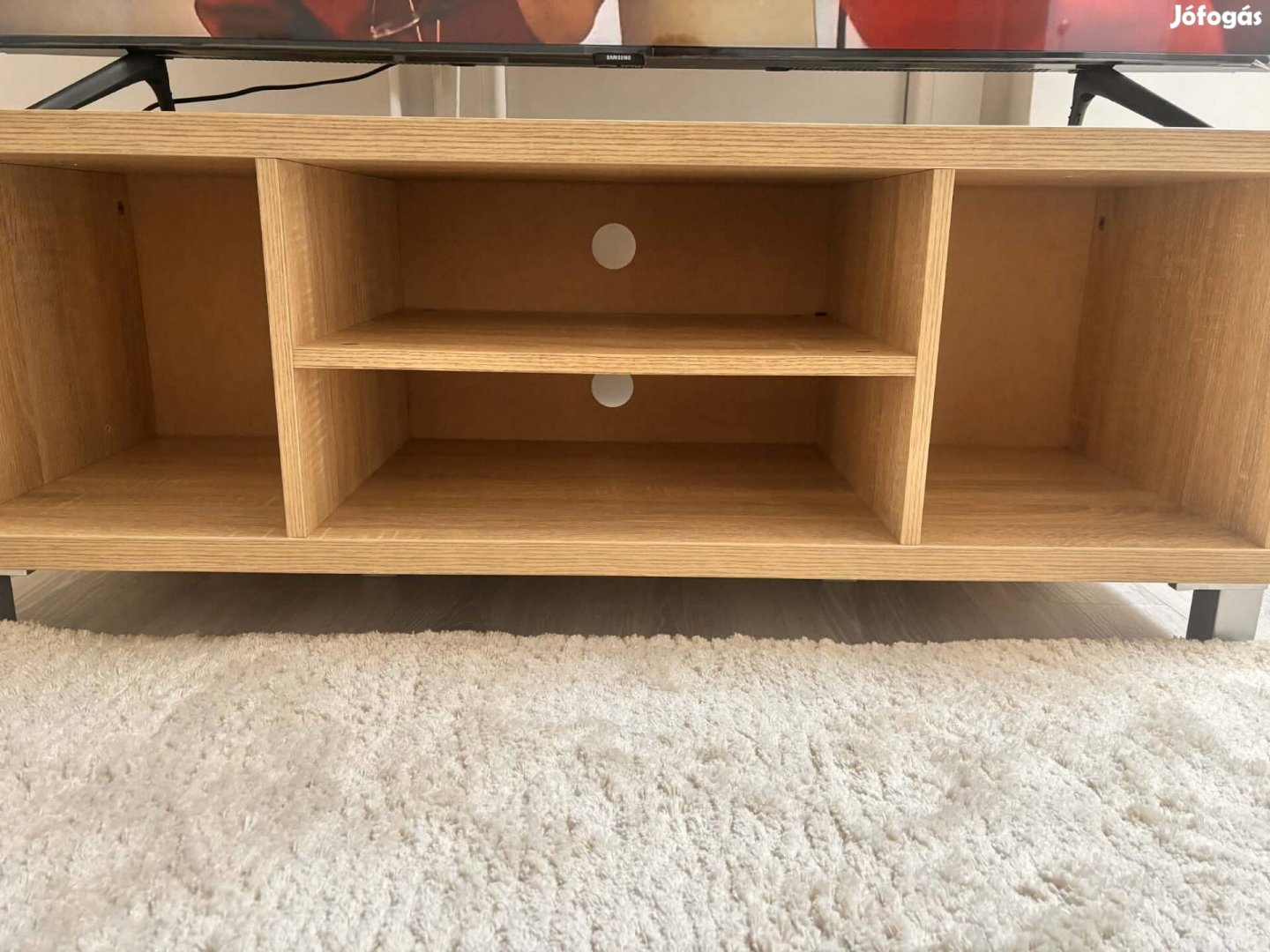 tv állvány és komód
