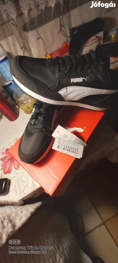 uj 44es fekete puma sport cipö