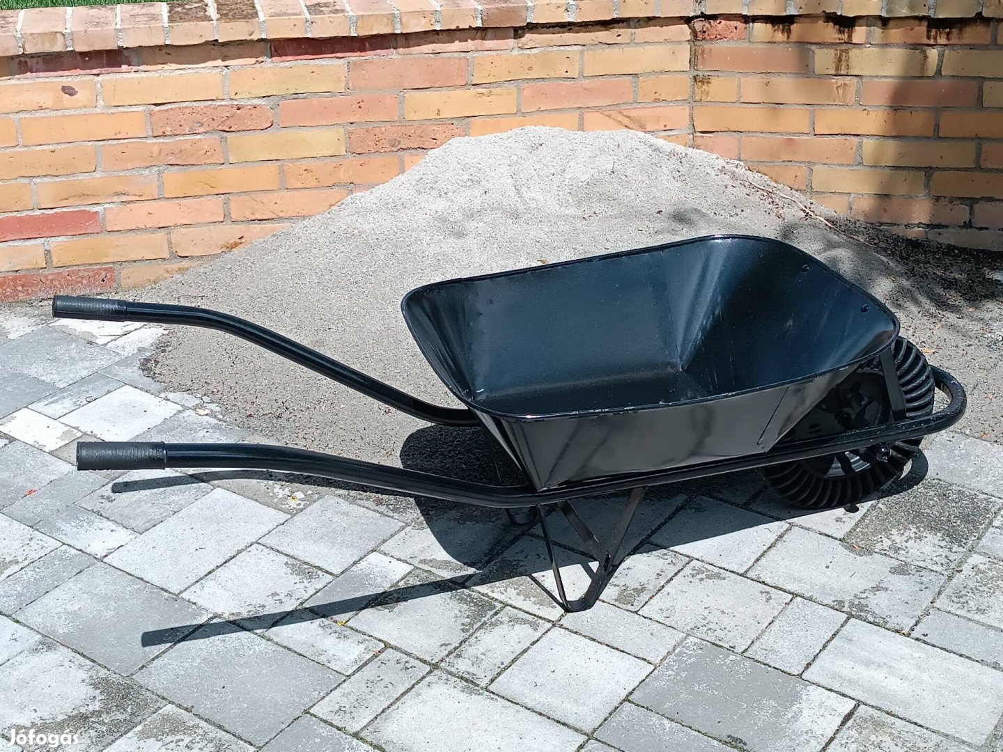 űj 65 l-es tömör gumikerekes kőműves talicska 25.000 Ft