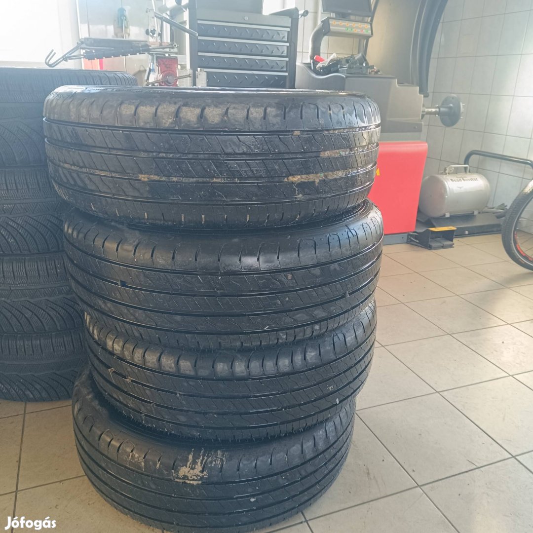 új Goodyear Efficientgrip 2 SUV 225/55 r19 99v méretben dot 2424