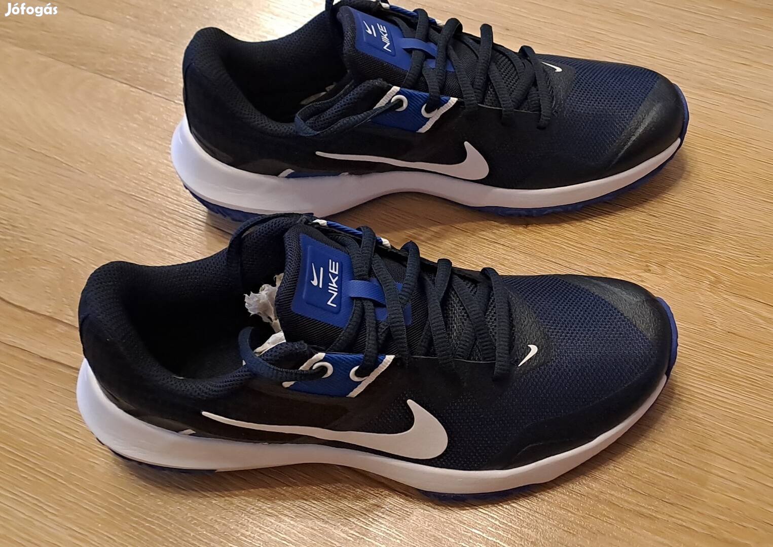 új Nike Varsity Compete cipő 39