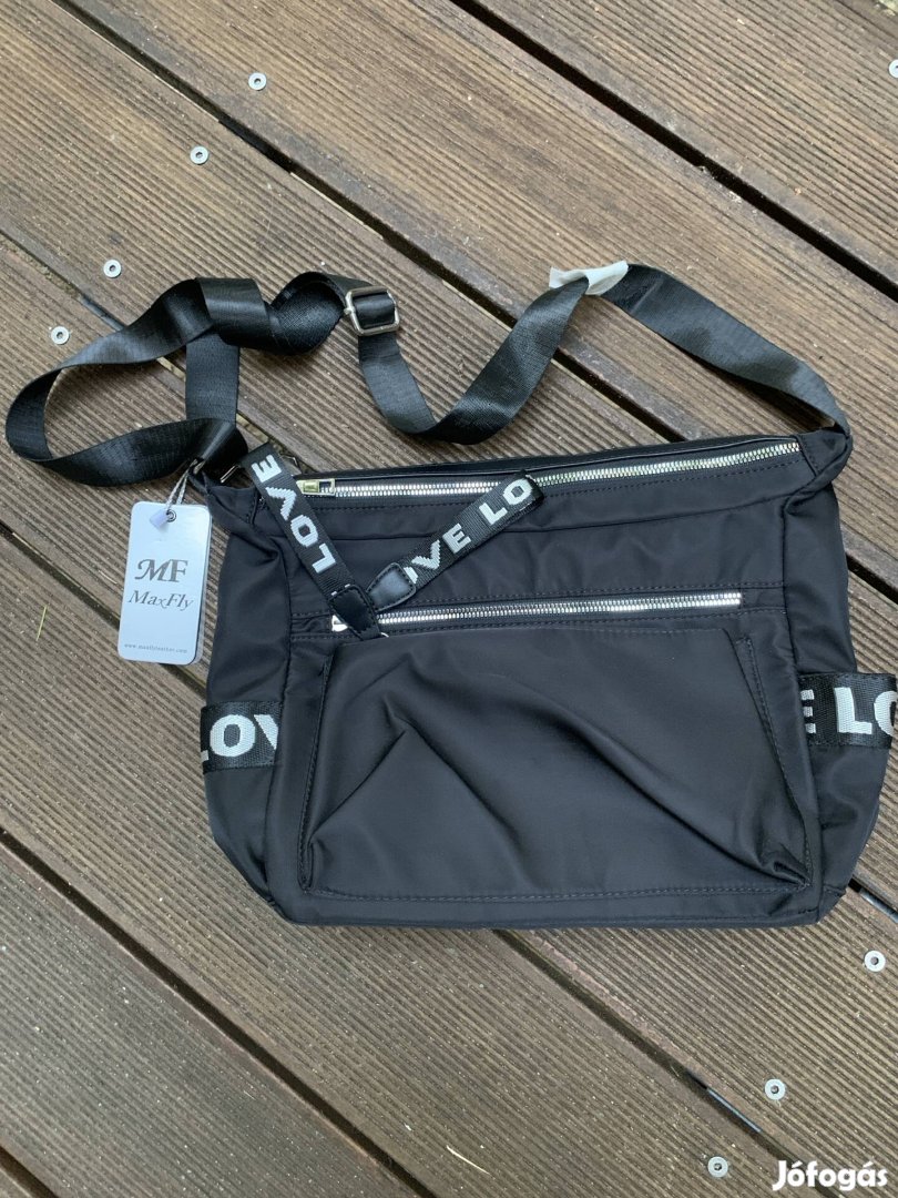 új fekete Maxfly válltáska