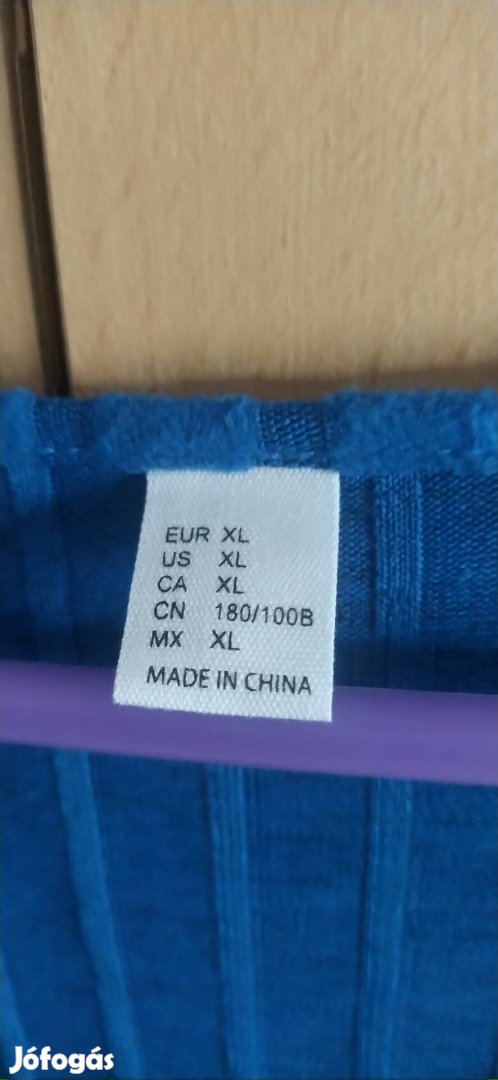 új kék csíkos kötött hosszú alkalmi ruha