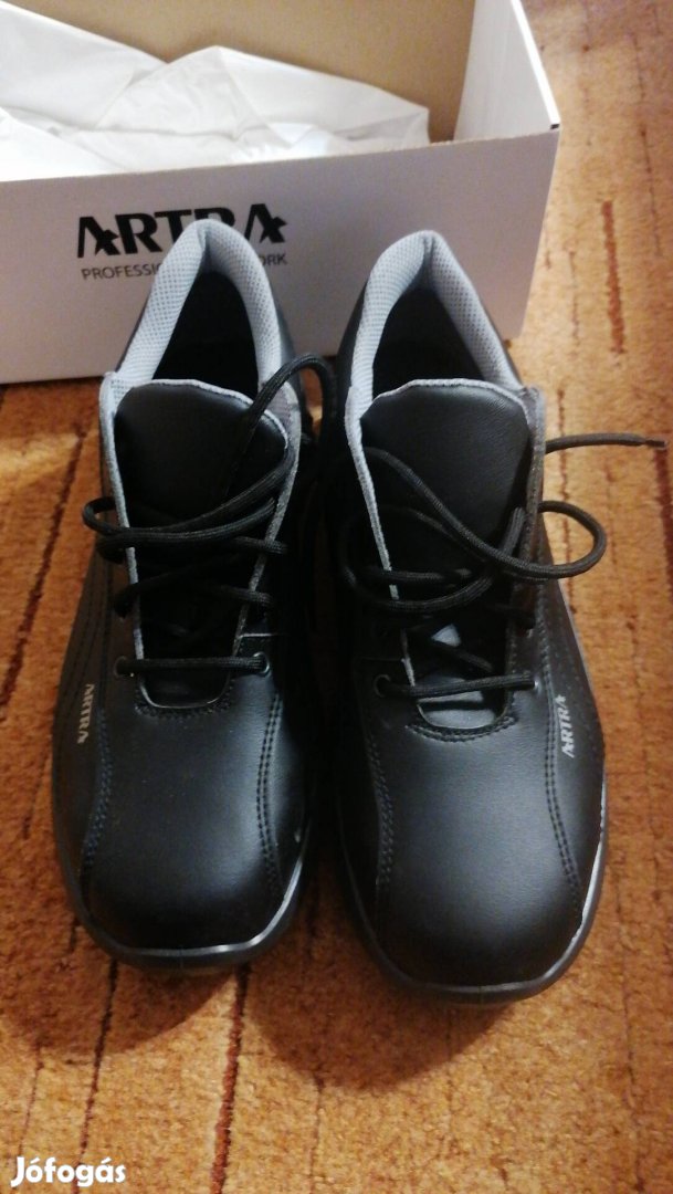 új munkavédelmi cipő