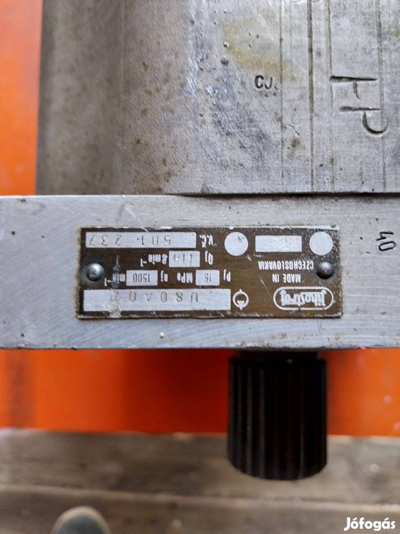 ujj hidraulikaszivattyu bordás tengelyel 