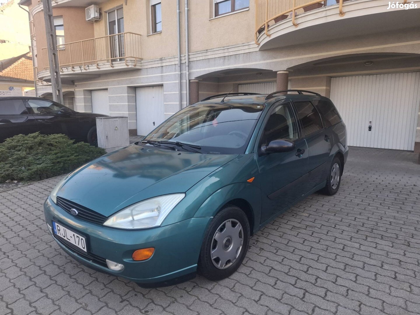 újszeri ford focus 1.6 benzin ghia felszerelt 