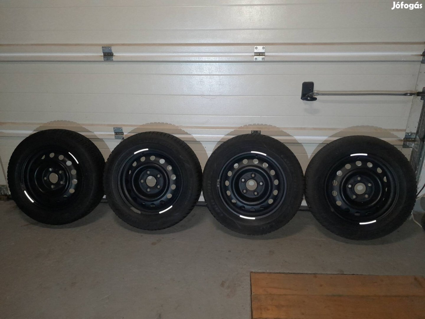 újszerű, 15"-os télikerék szett eladó
