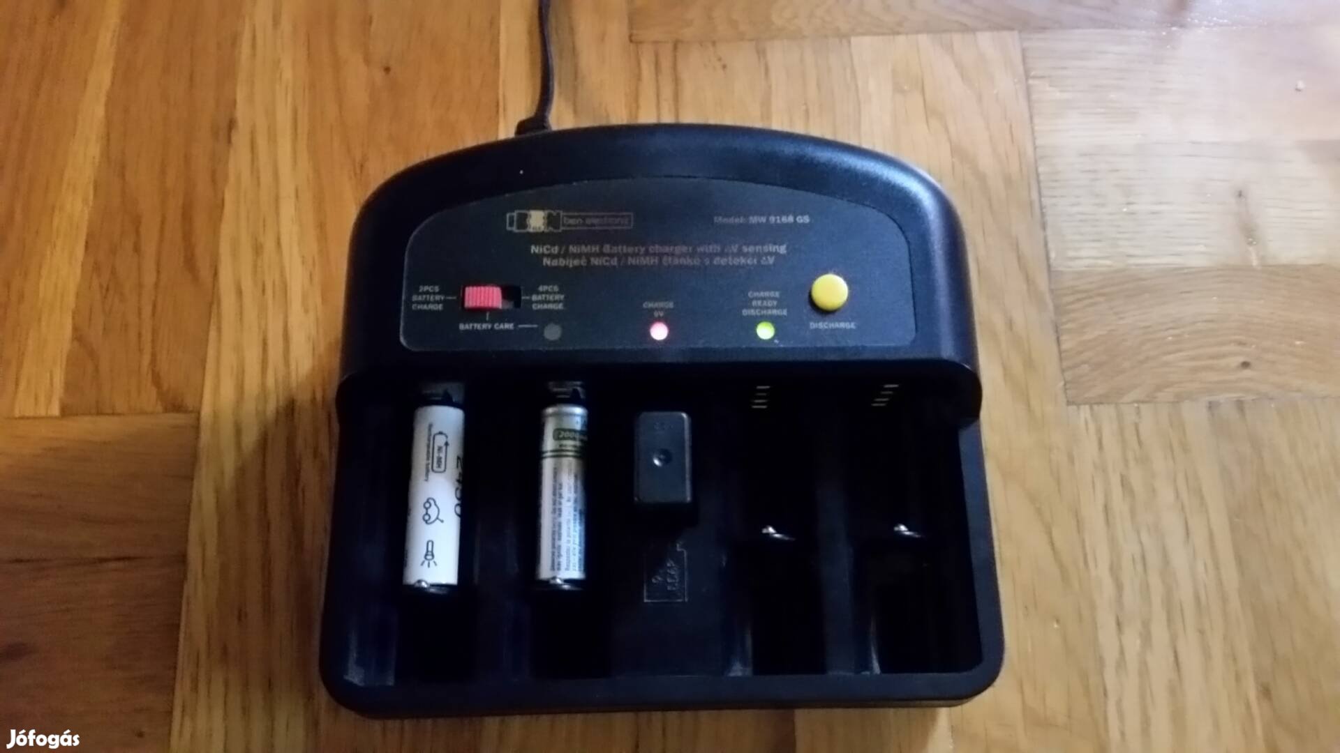 univerzális Ni-Cd, Ni-Mh, 9V akkumulátor töltő