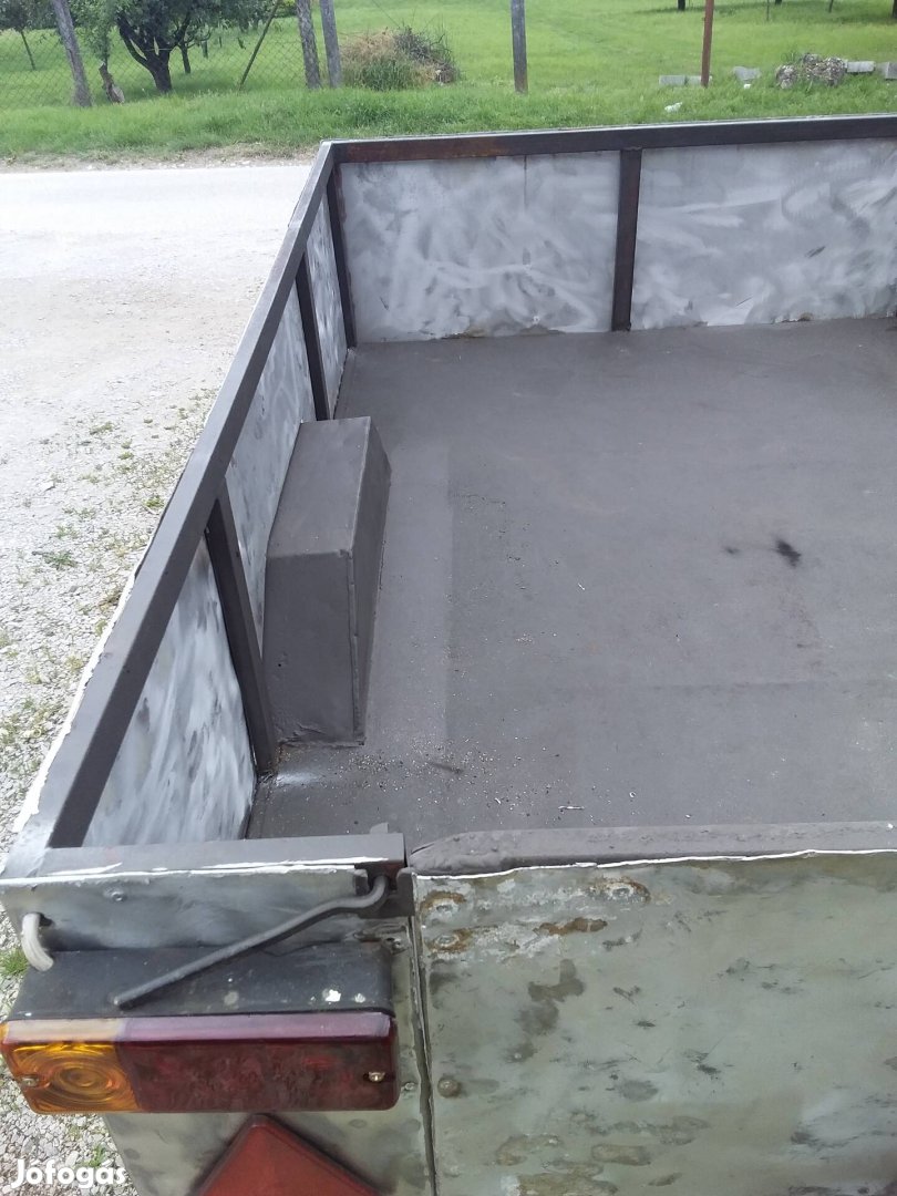 utánfutó okmányok nélkül 