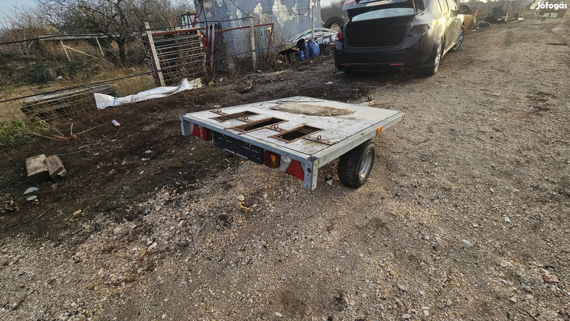 utanfutoló oldalfal nélküli