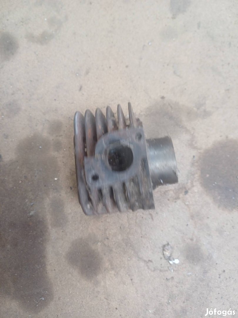 veterán motor henger.