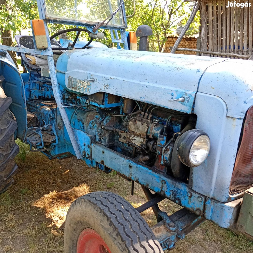 veterán traktor 
