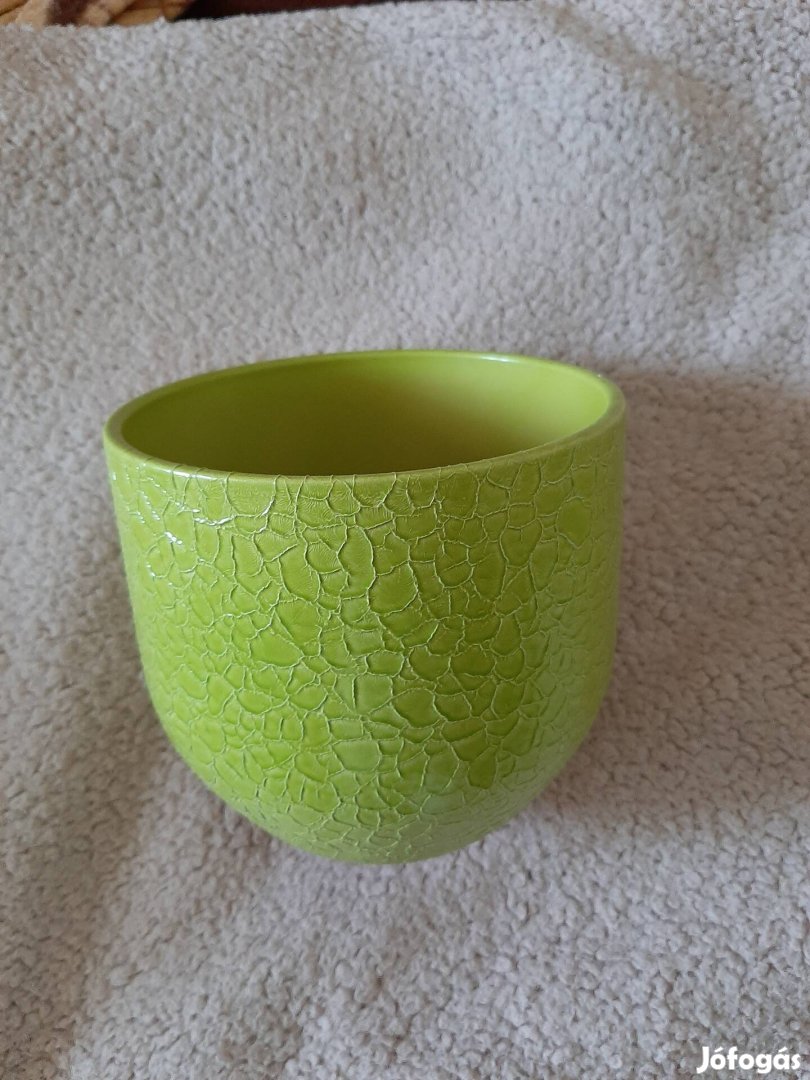 virág kaspó 14 cm átmérőjű 