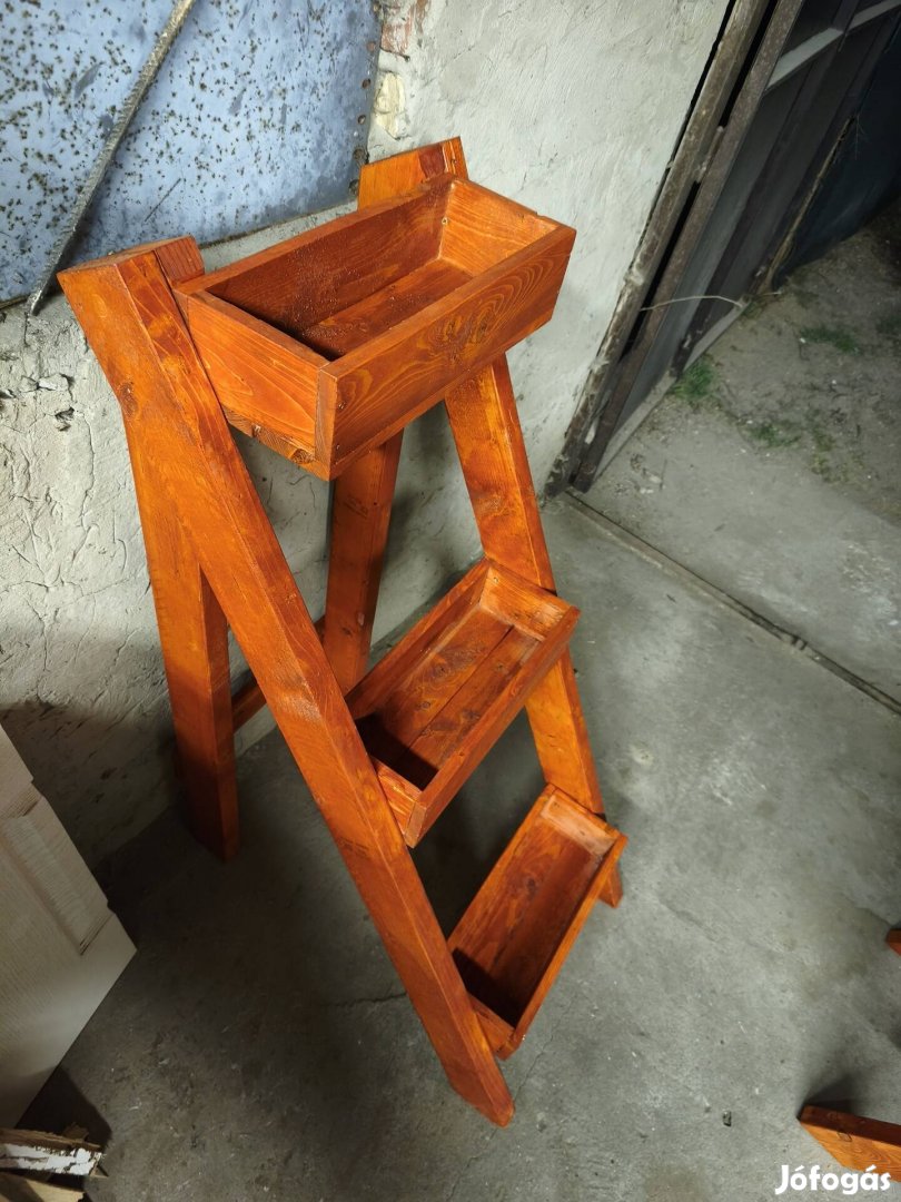 virágláda állványos