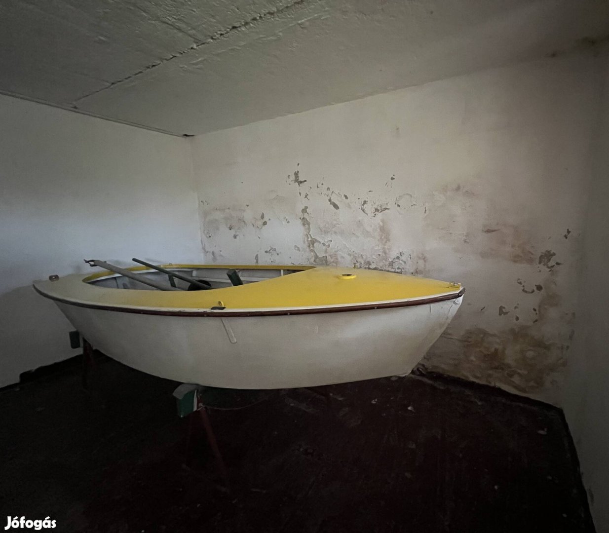 vitorlás hajó mérete ~310x110 cm, 