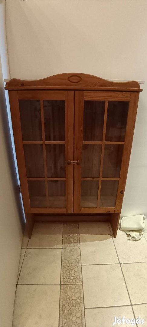 vitrin, találó eladó