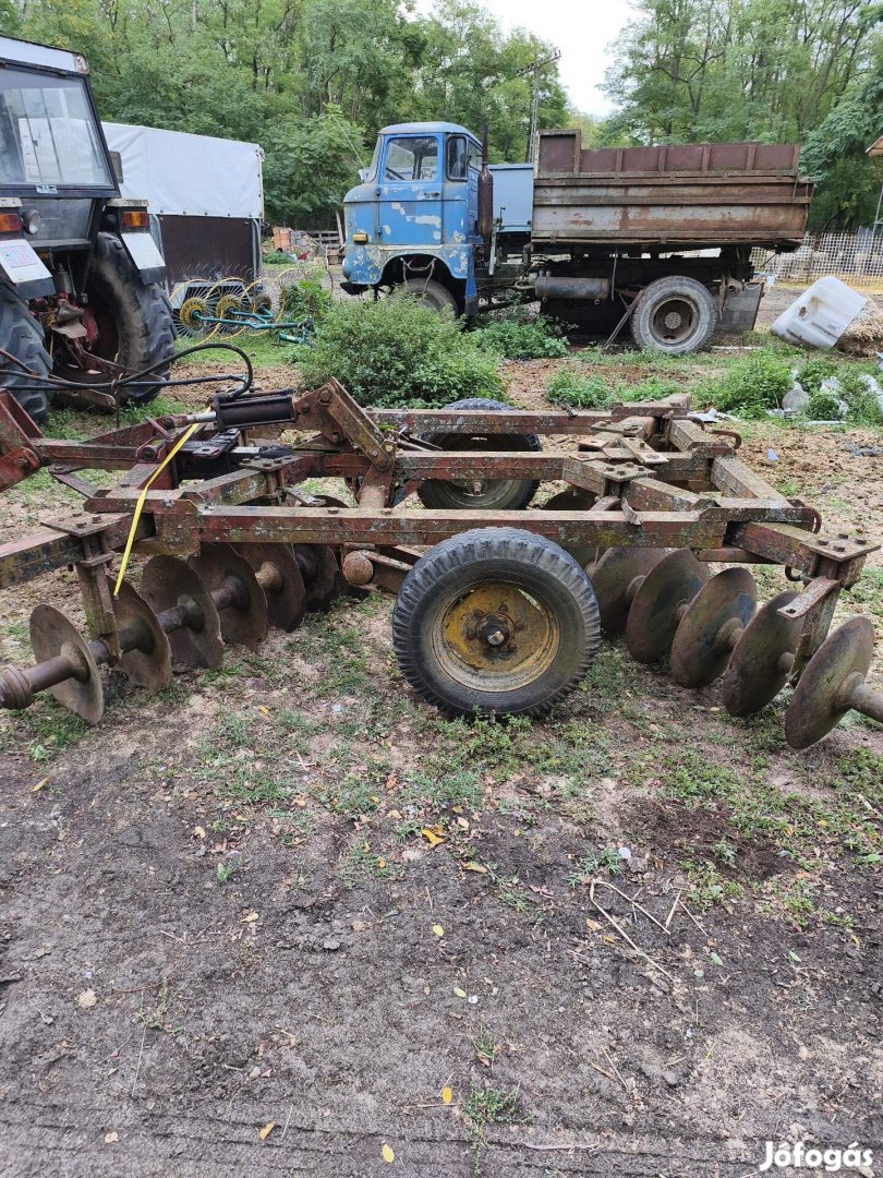 vontatott nagy tárcsa 340cm csere érdekel