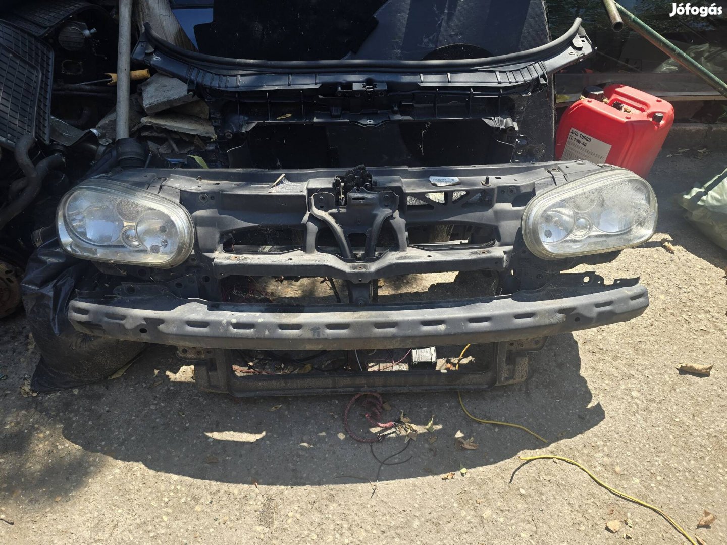 vw Golf IV homlokfal + tartozékok 