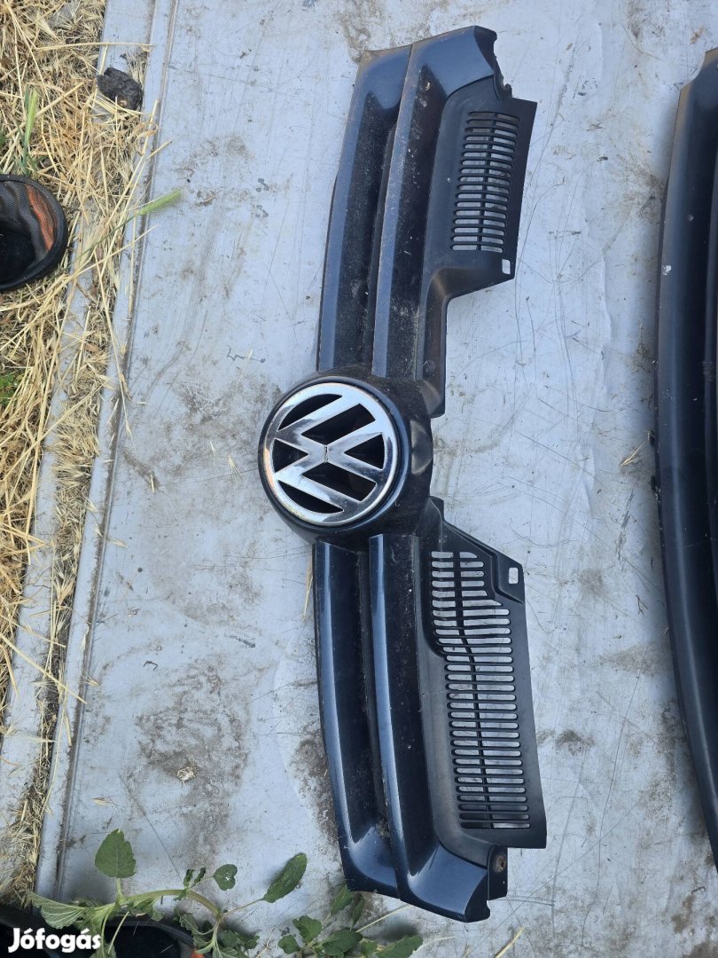 vw Golf V diszrács 