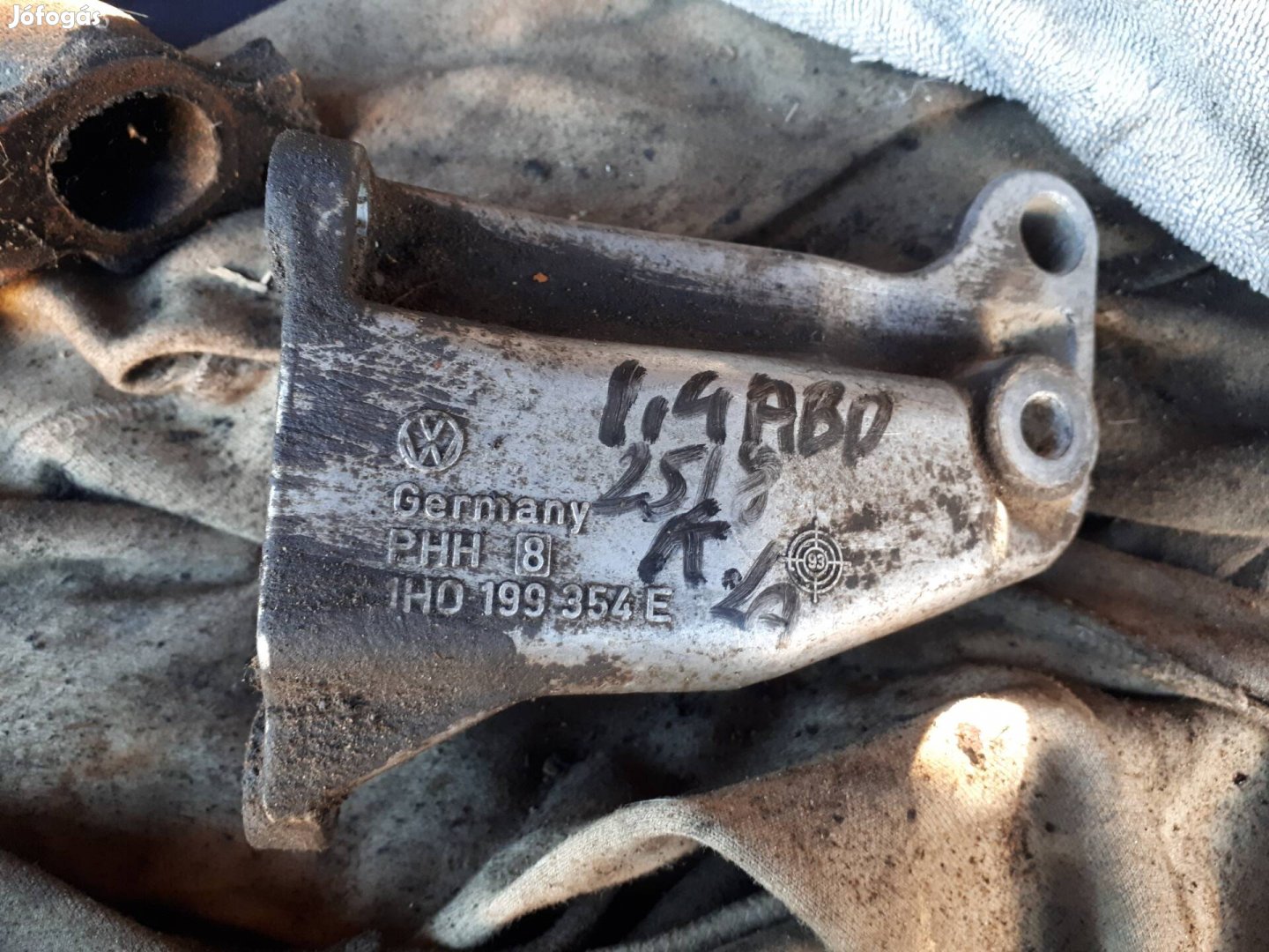 vw golf 3 , 1,4 ABD motortartó bak 1H0199354E