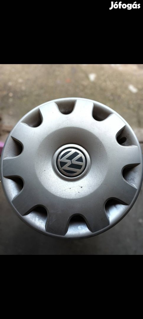 vw használt lemezfelni dísztárcsával 