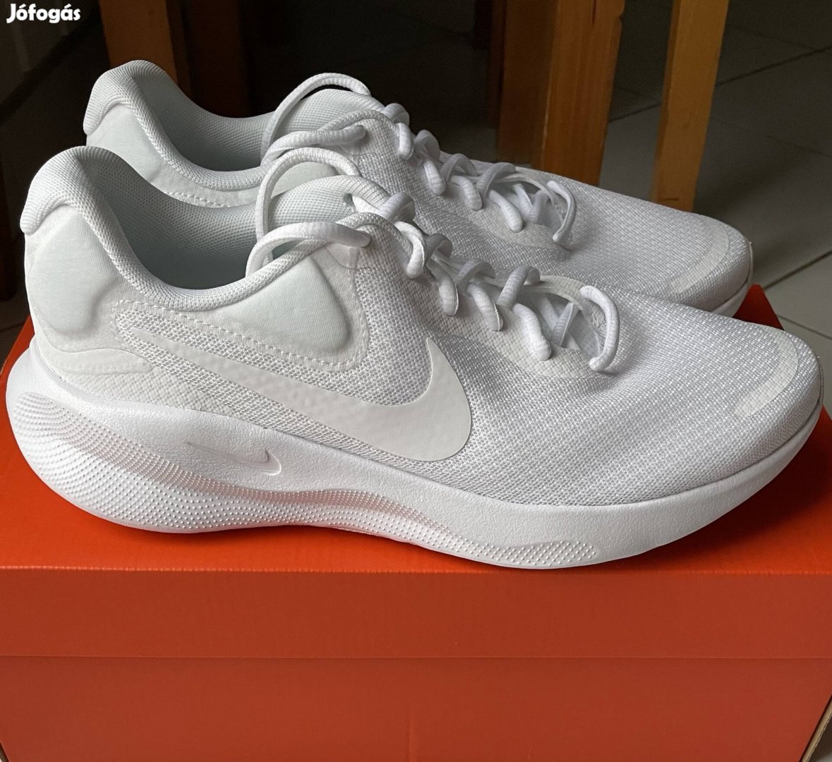 women's white nike revolution 7 running shoes