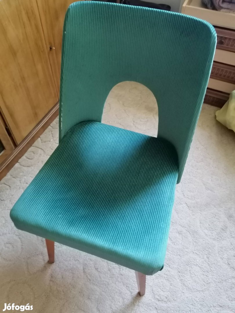 zöld bársony kárpitos székek