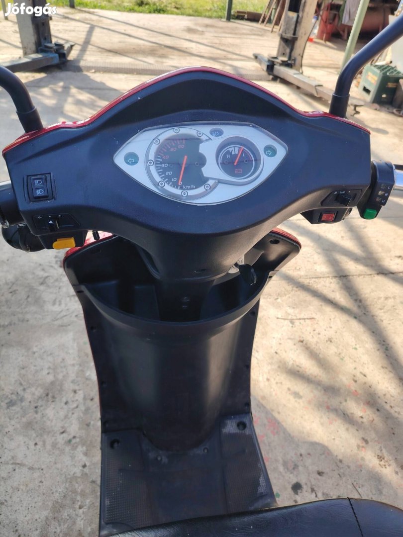 ztech háromkerekű elektromos robogó 