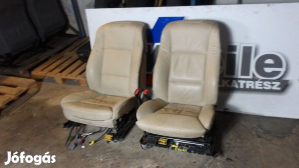 [GYÁRI BONTOTT] BMW E60/E61 BŐR ELSŐ ÜLÉSEK BELSŐ