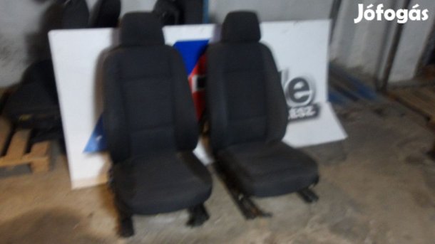 [GYÁRI BONTOTT] BMW E81 SZÖVET BELSŐ