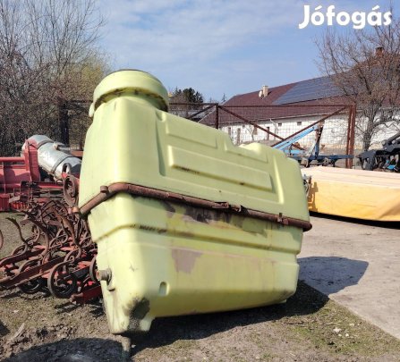 1000 literes műanyagtartály