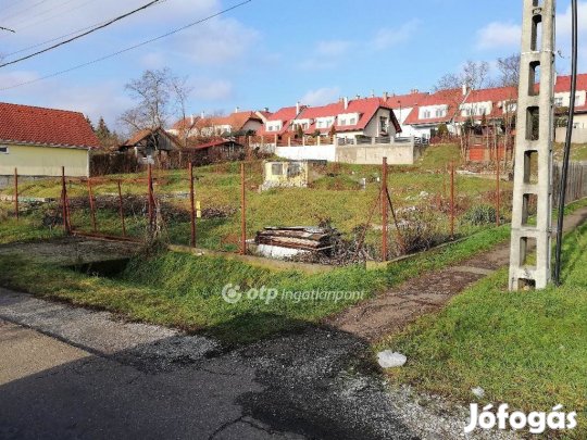 1000 nm-es telek eladó Eger
