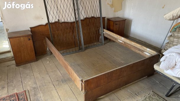 100+ éves antik háló garnitúra