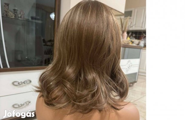 100% kezelt emberi haj, kemoterápiás Középhosszú sötétszőke paróka