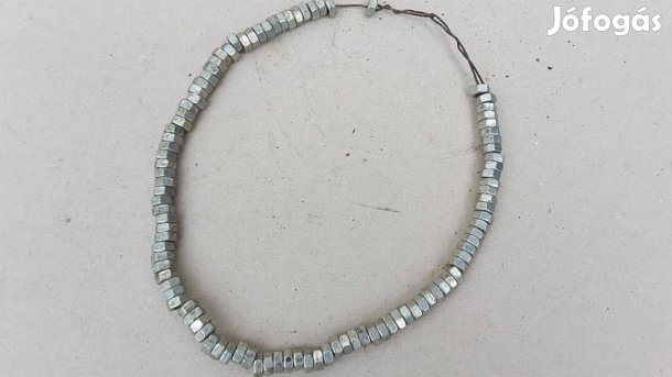 100 darab 6-os csavaranya eladó