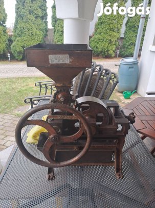 100 éves bolti mákdaráló