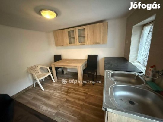 100 nm-es ház eladó Balkány