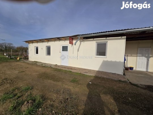 100 nm-es ház eladó Görcsöny
