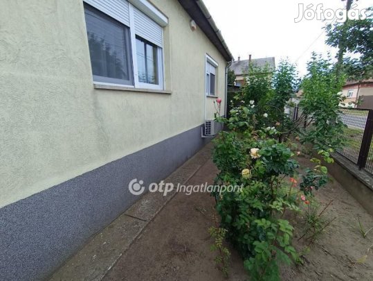 100 nm-es ház eladó Hatvan