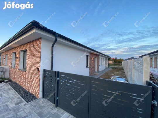 100 nm-es ház eladó Hédervár