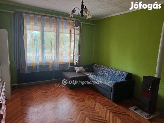 100 nm-es ház eladó Kaba