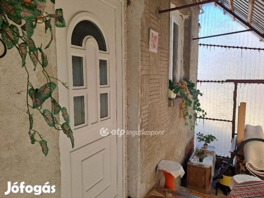 100 nm-es ház eladó Kiszombor