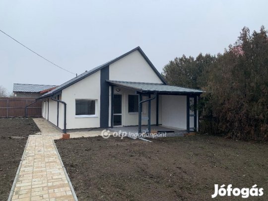 100 nm-es ház eladó Szolnok
