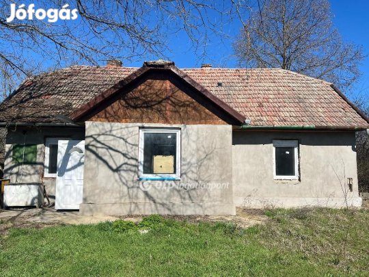 100 nm-es ház eladó Újszilvás
