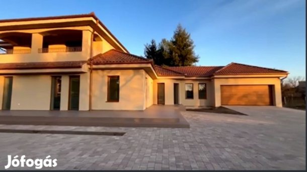 100 nm-es ház kiadó Nyíregyháza