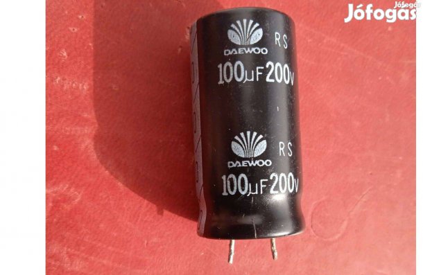 100 uF , 200 V DC Daewoo kondenzátor , 36 x 18 mm