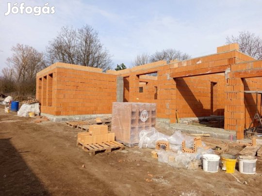 101 nm-es ház eladó Nyíregyháza