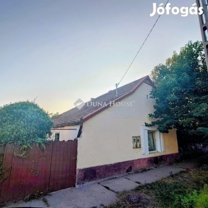102 nm-es ház eladó Monor